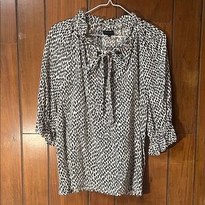 Who What Wear Black and White Patterned Blouse